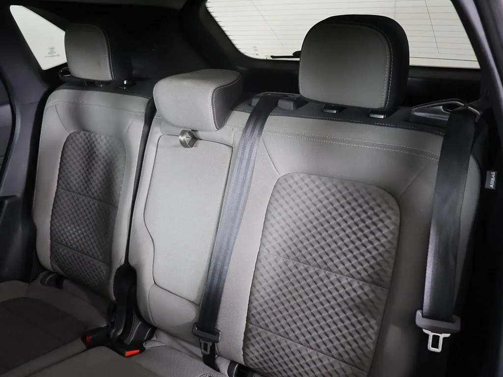 Used 2022 Black Ford SE image 30