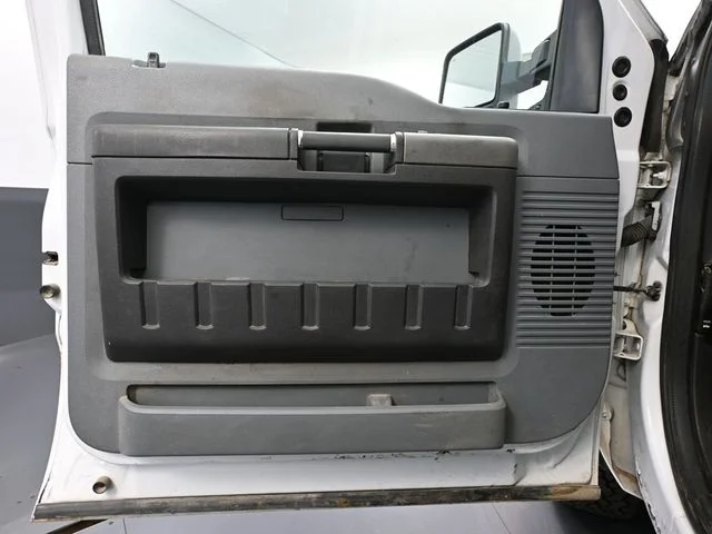 2011 Ford F-350 Super Duty XLT - Photo 17