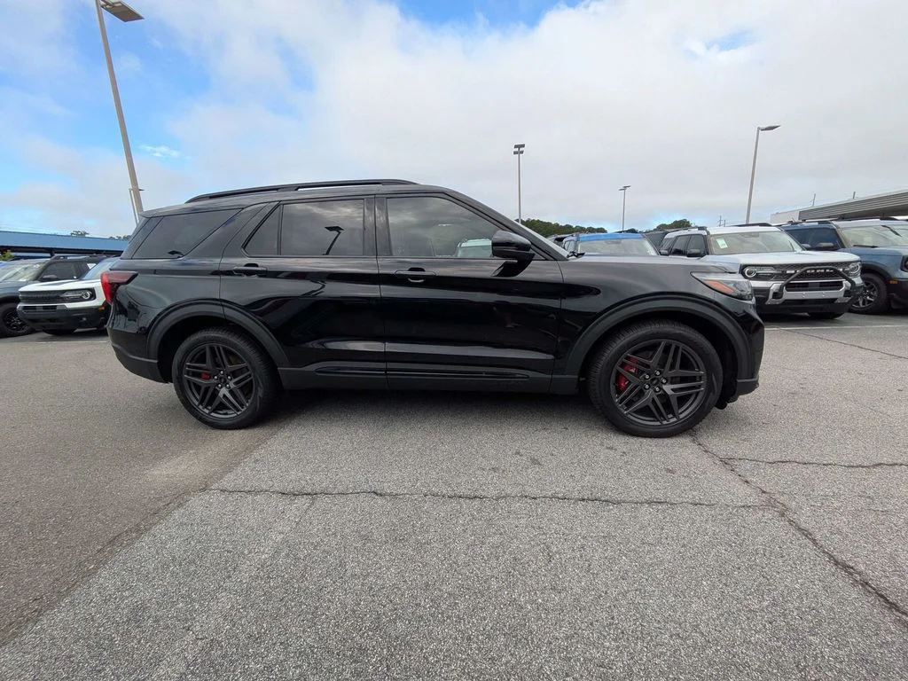 New 2026 Agate Black Metallic Ford ST image 3