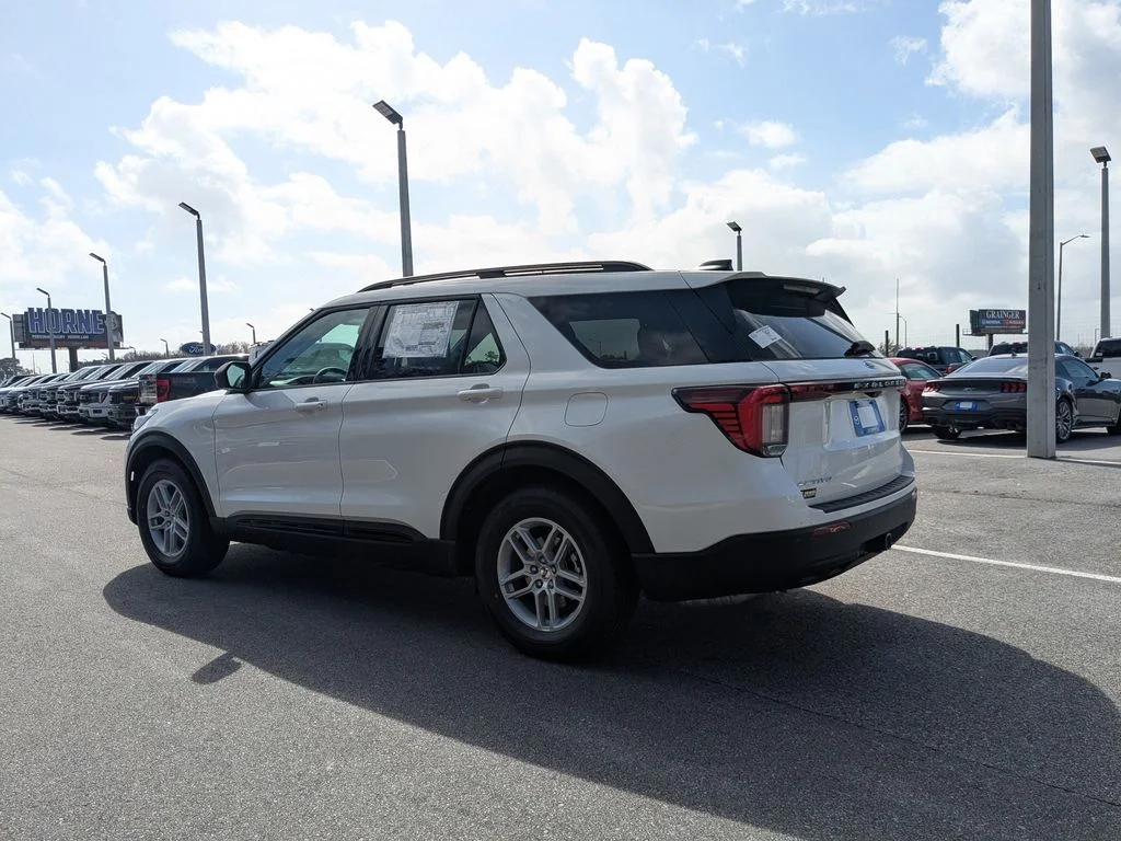 New 2026 Star White Metallic Tri-Coat Ford Active image 6