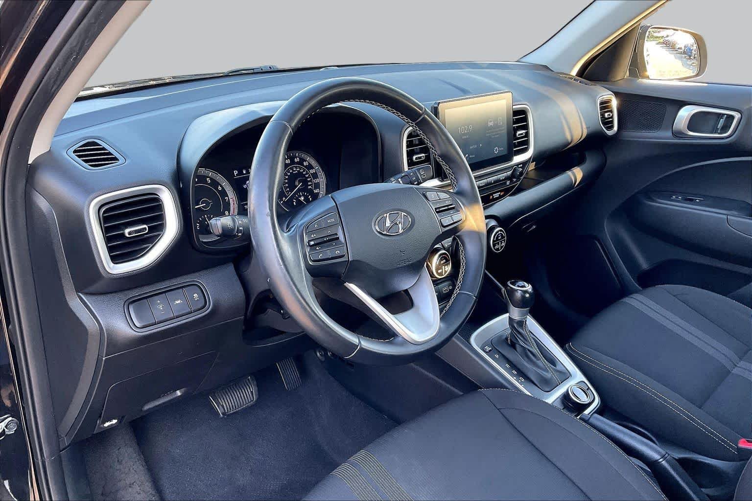 Used 2022 Black Noir Pearl Hyundai SEL image 33