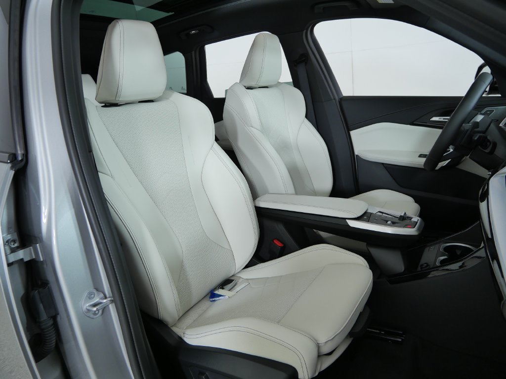 New 2027 Space Silver Metallic BMW xDrive28i image 20
