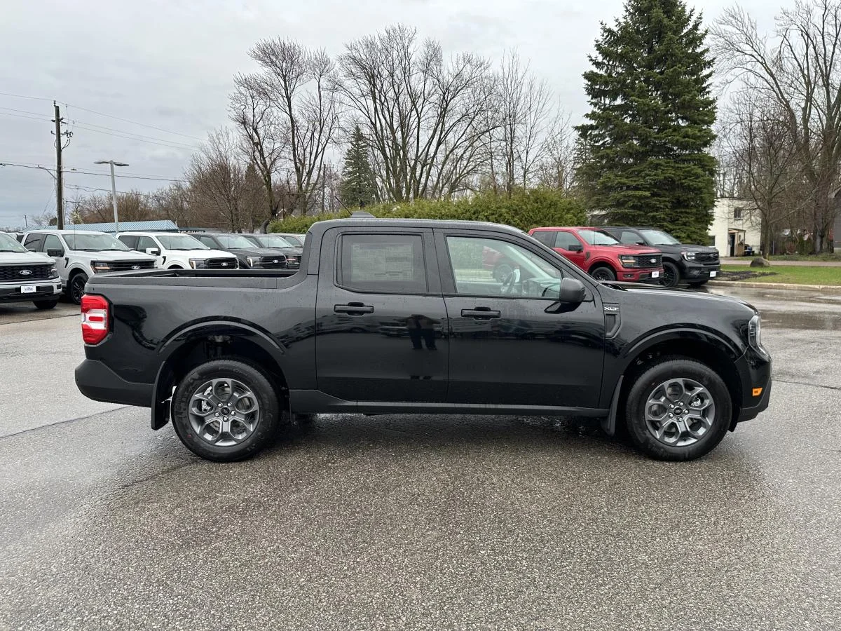 New 2026 Black Ford XLT image 4