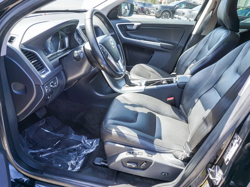 Used 2016 Black Volvo T5 Drive-E Premier image 17