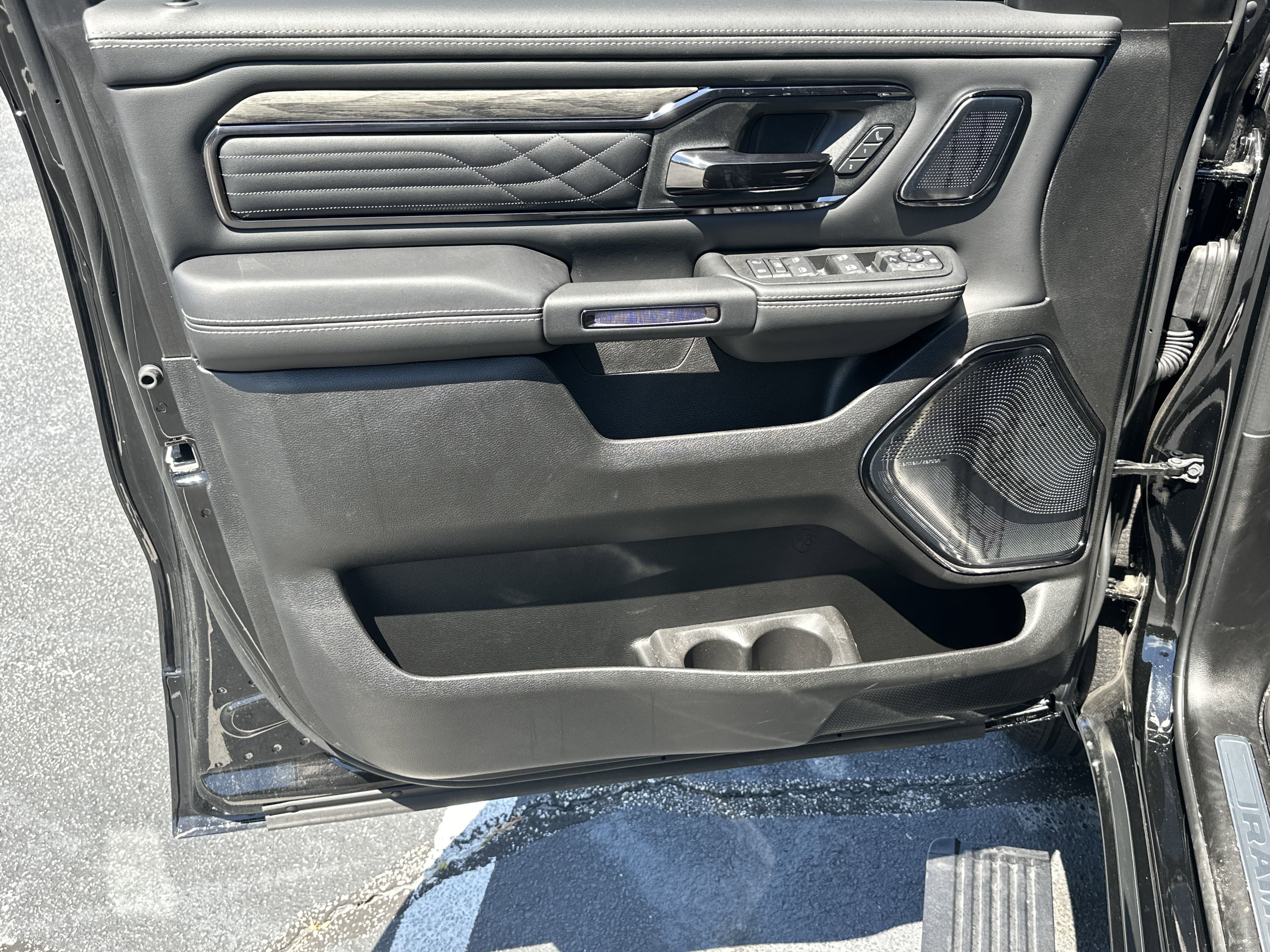 2025 RAM 1500 Limited - Photo 11