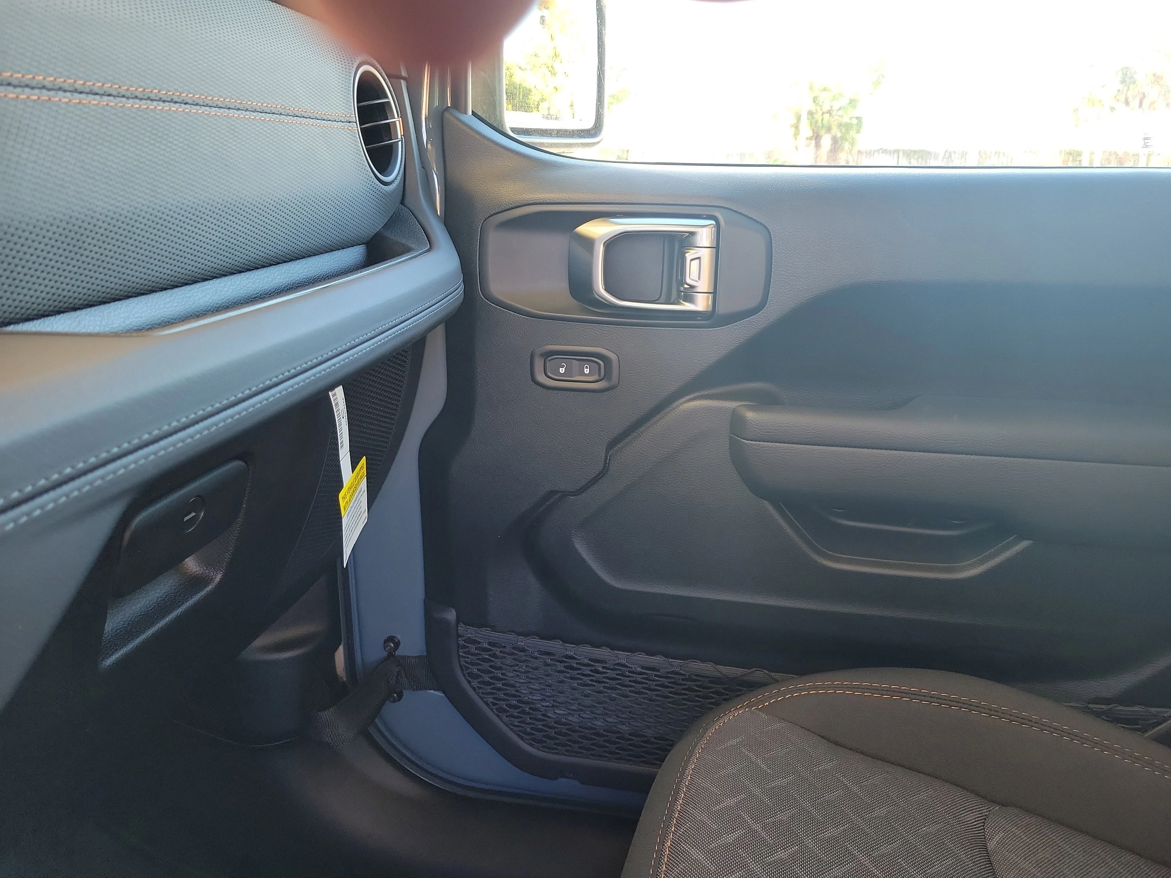 New 2026 Anvil Clearcoat Jeep Mojave image 21