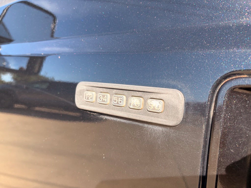Used 2011 Black Ford Lariat image 9