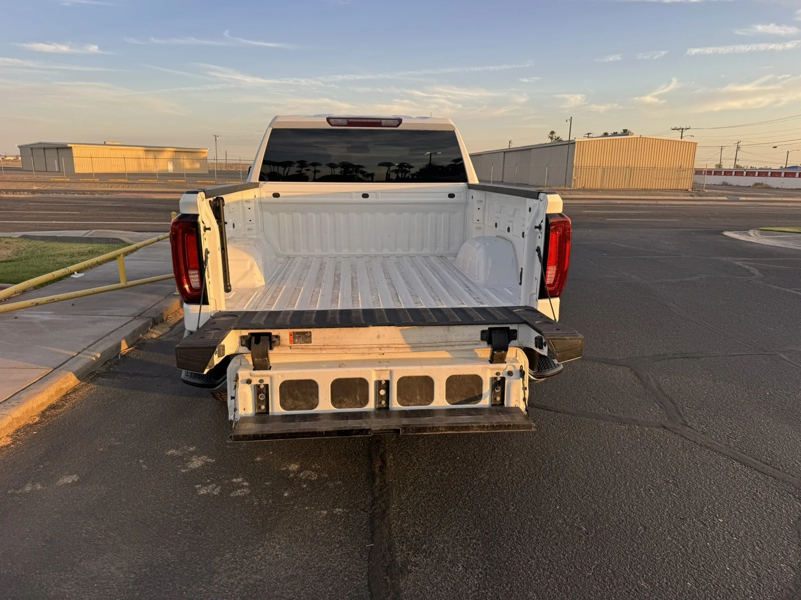 Used 2024 WHITE GMC SLT image 12