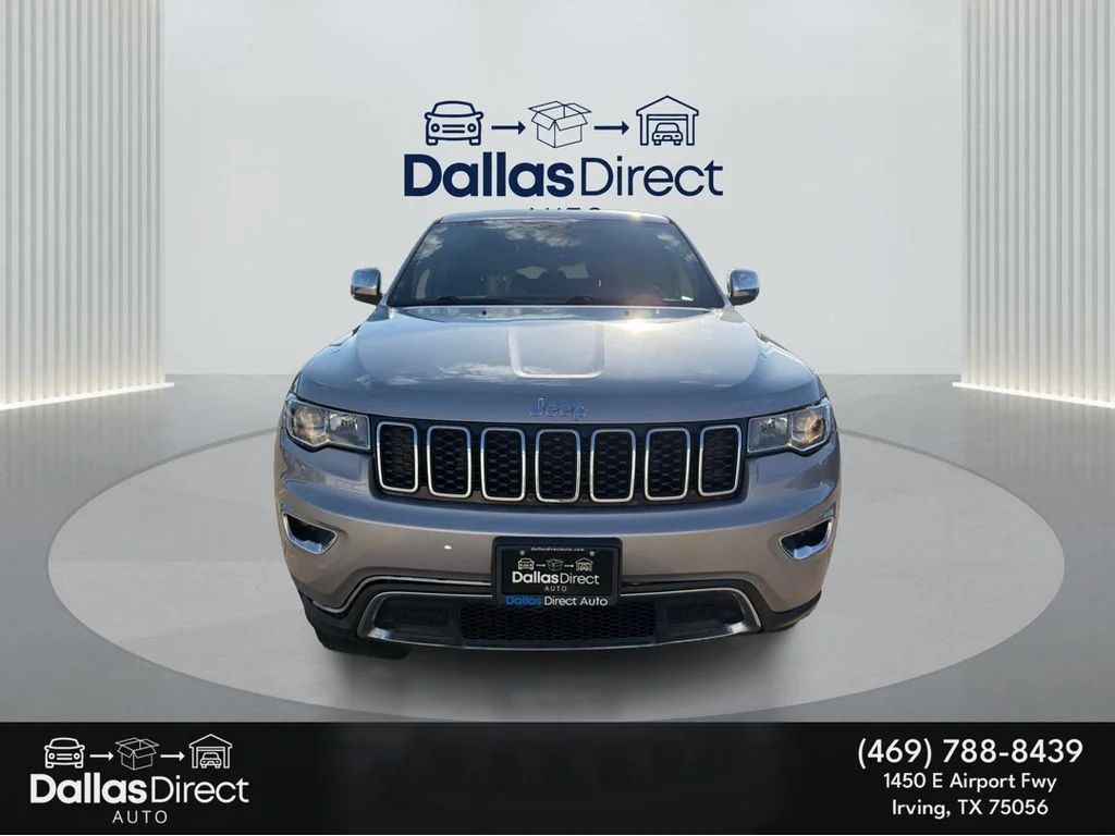 Used 2017 Billet Silver Metallic Clearcoat Jeep Limited image 3