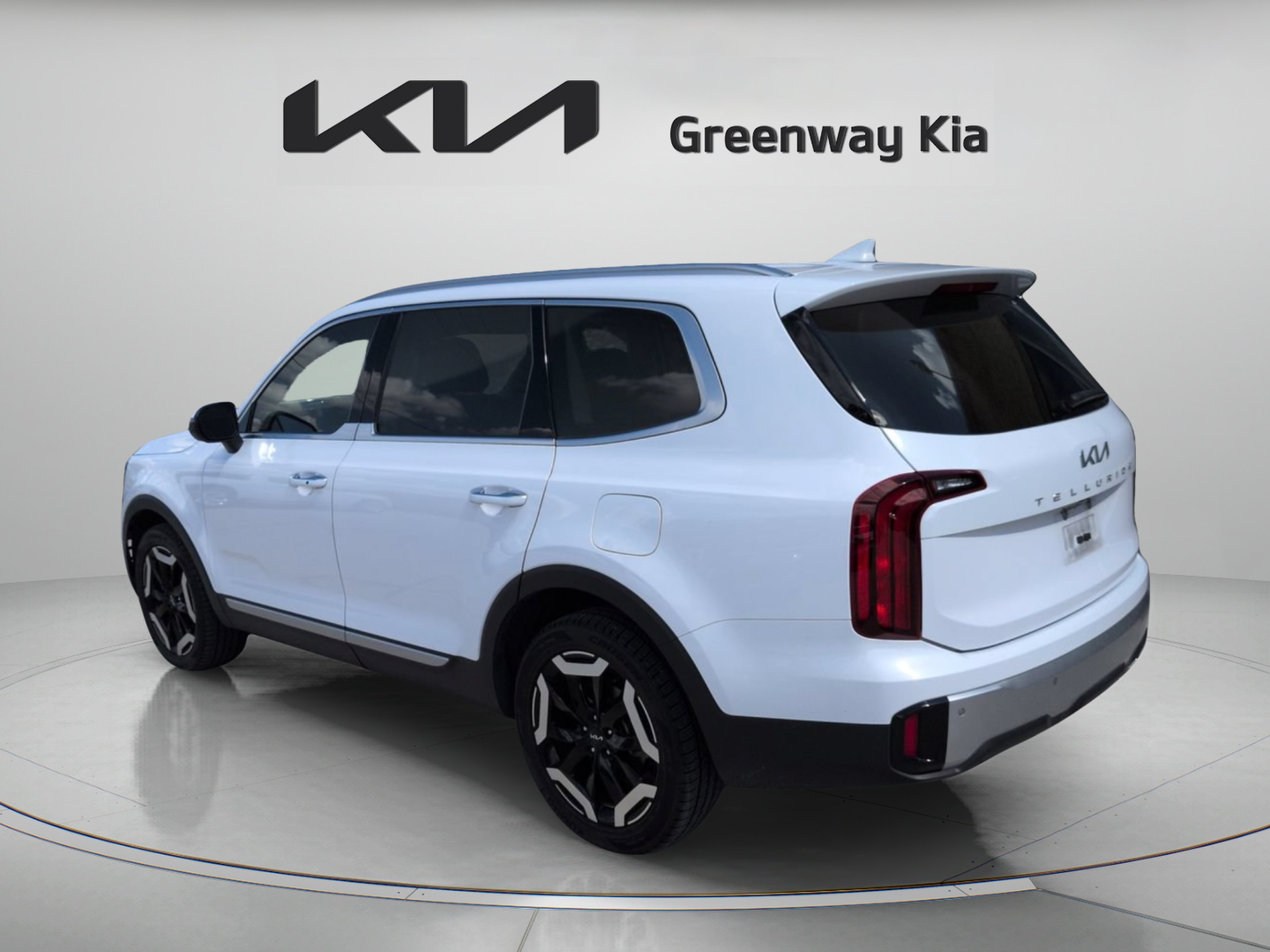 Certified Used 2024 Glacial White Pearl Kia S image 6