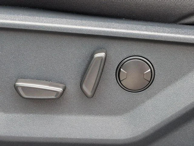 New 2026 Carbonized Gray Metallic Ford XLT image 21