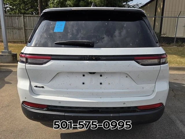 Used 2023 White Jeep Altitude X image 4