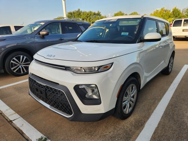 Used 2022 White Kia LX image 3