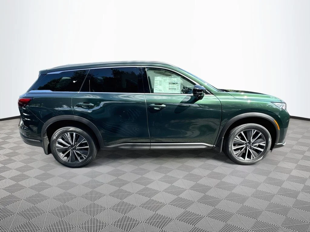 New 2027 DEEP EMERALD INFINITI Luxe FWD image 4
