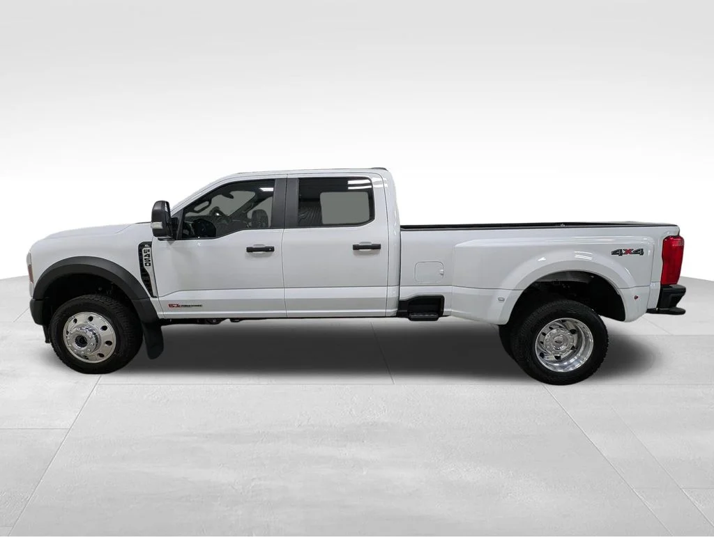New 2026 Oxford White Ford F-450® XL image 1