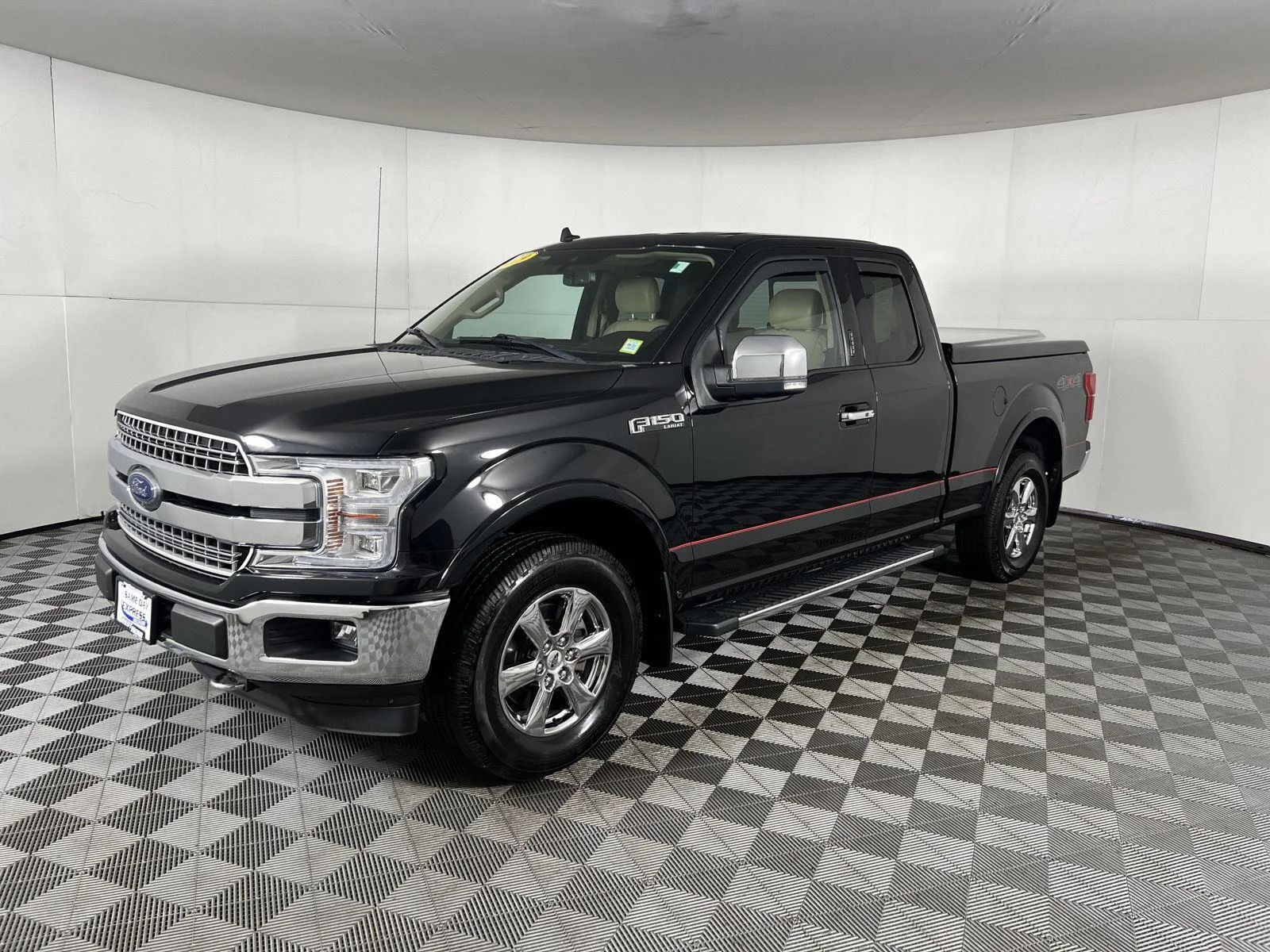 Used 2019 Agate Black Ford LARIAT image 4