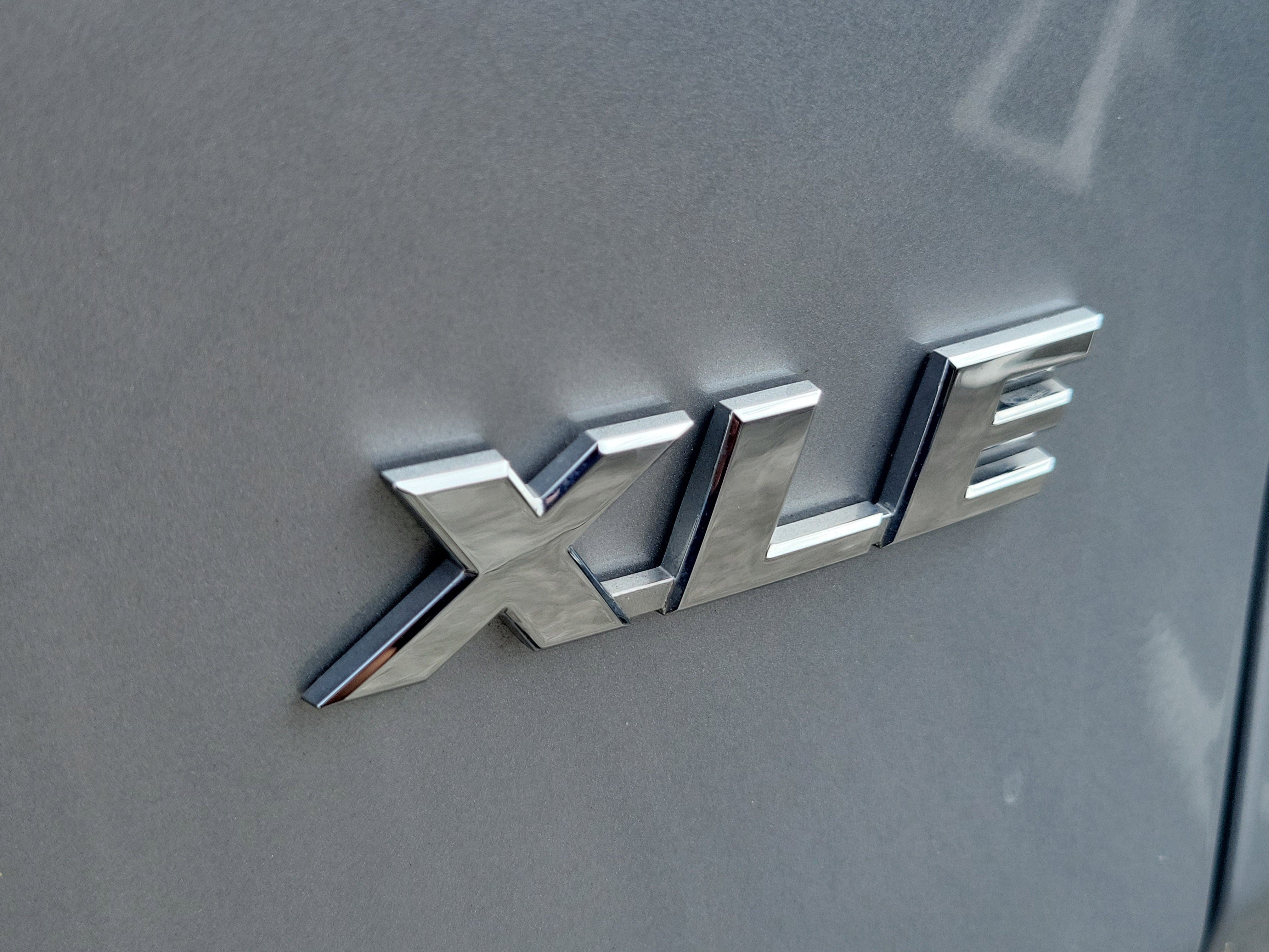 Used 2025 Silver Sky Metallic Toyota XLE image 9