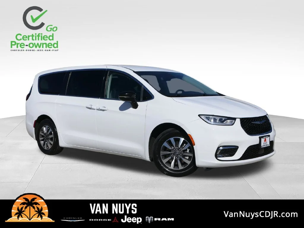 2024 Chrysler Pacifica PHEV