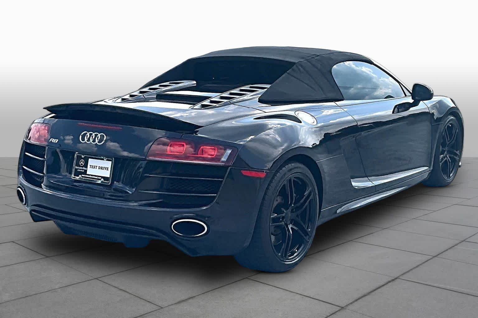 Used 2011 Phantom Black Pearl Audi 5.2L image 11