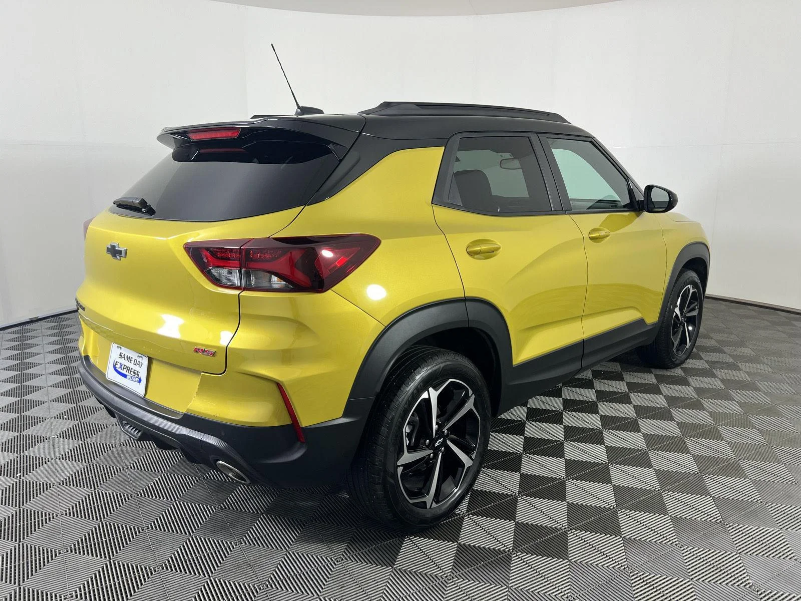 Used 2023 Yellow Metallic Chevrolet RS image 23