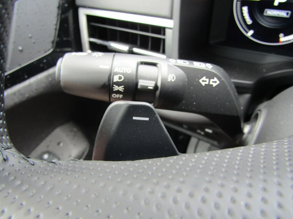 2025 Mitsubishi Outlander Plug-in Hybrid SE - Photo 20
