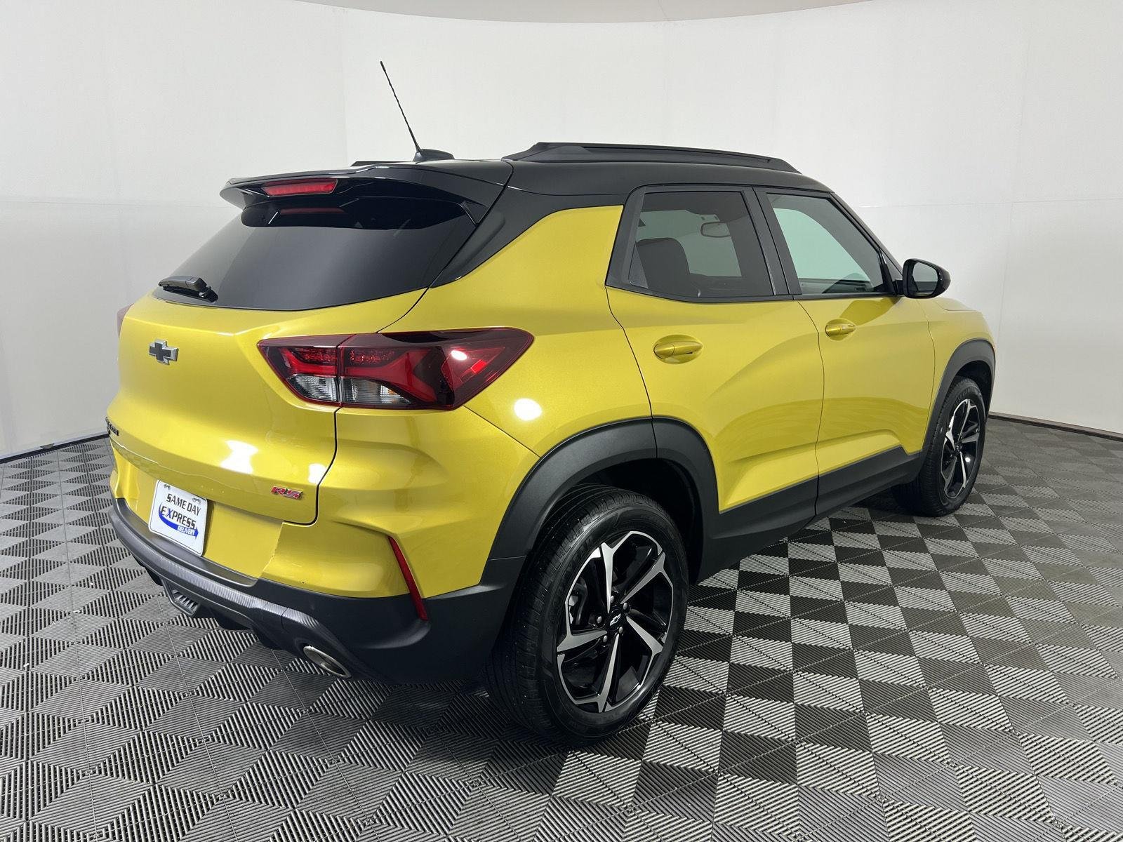 Used 2023 Yellow Metallic Chevrolet RS image 23