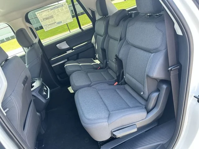 New 2026 Star White Metallic Tri-Coat Ford MAX Active image 25