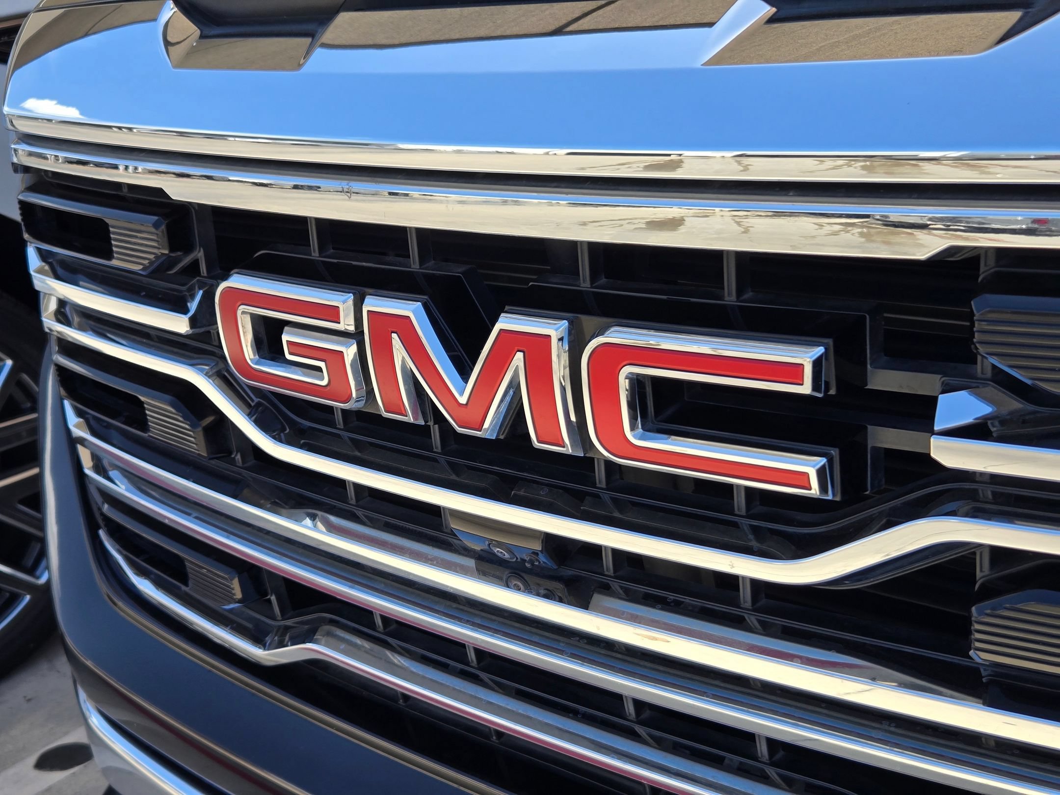 Certified Used 2024 Onyx Black GMC SLT image 4