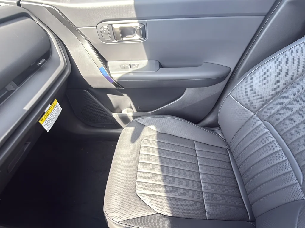 New 2027 Frost Blue / Black Roof Kia X-Line S image 22