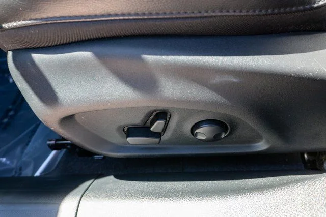 Used 2023 Black Jeep Latitude image 20