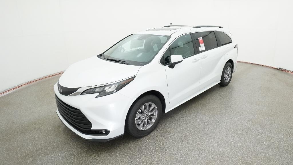 2026 Toyota Sienna XLE 8-Passenger Hybrid FWD's photo