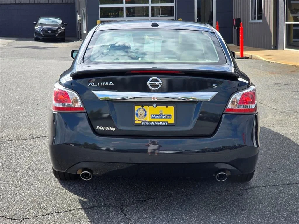 Used 2015 Blue Nissan 2.5 S image 25