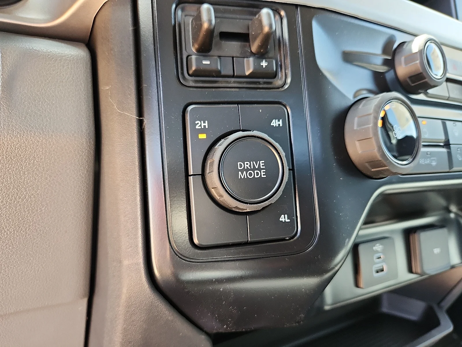 New 2026 Oxford White Ford F-350® XL image 16