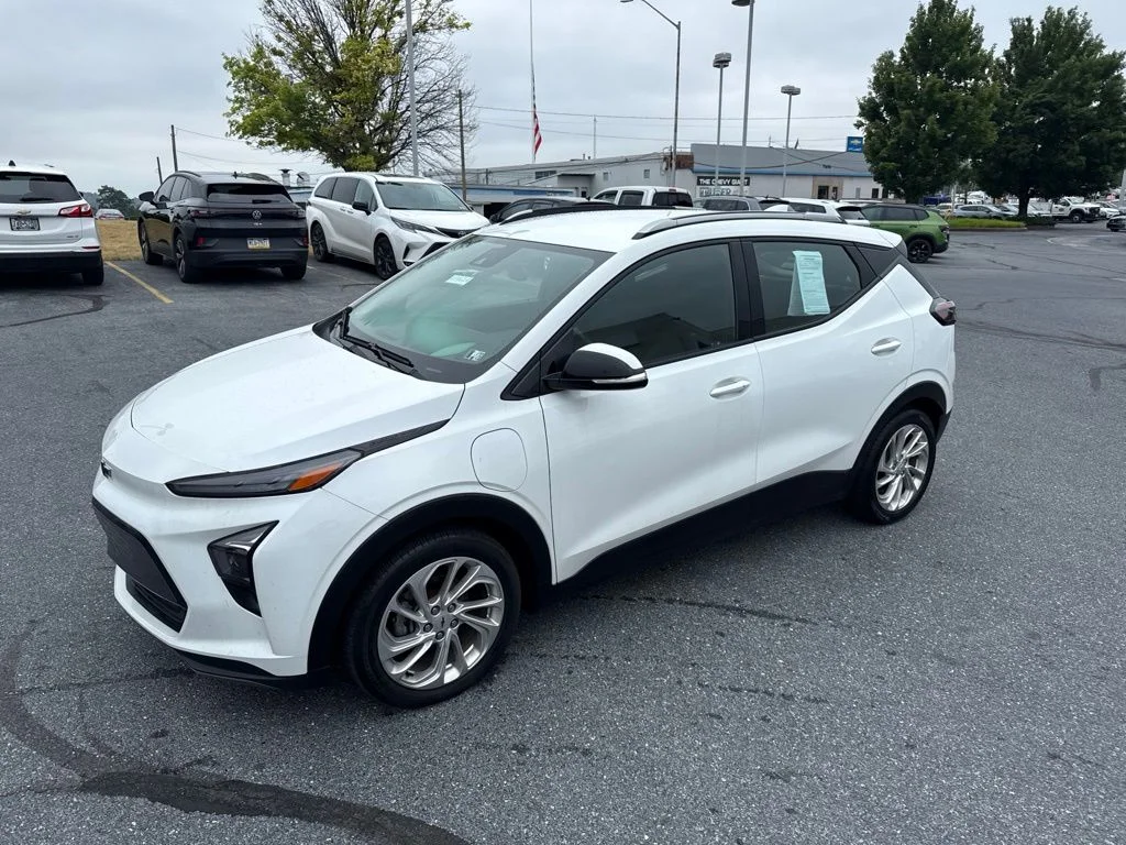 Used 2022 Summit White Chevrolet LT image 12