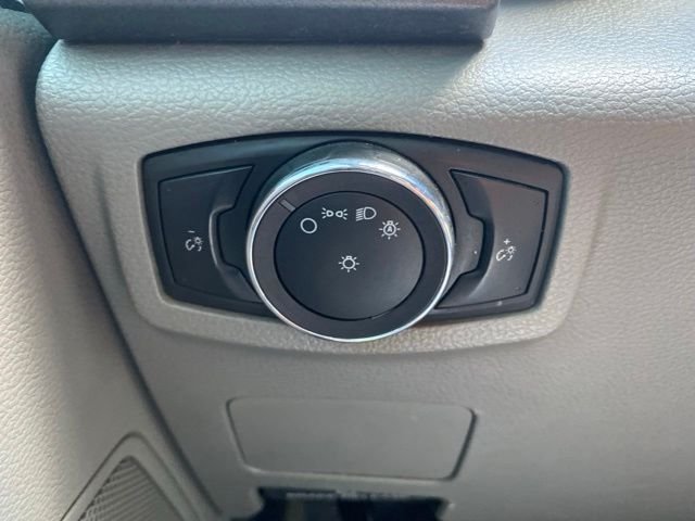 Used 2019 White Ford XL image 26