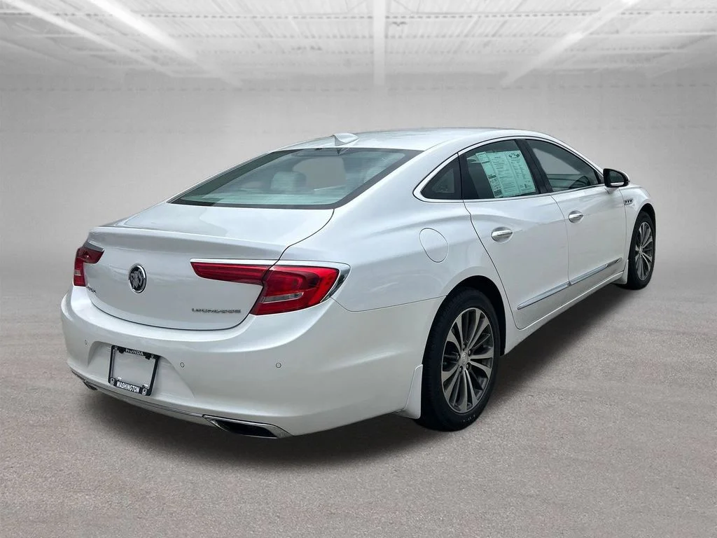 Used 2017 White Buick Essence image 5