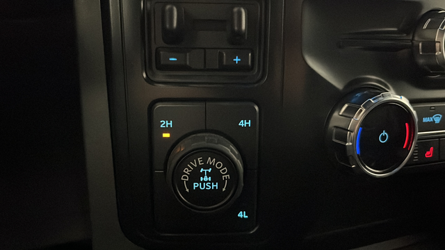 Used 2024 Antimatter Blue Metallic Ford XLT image 28