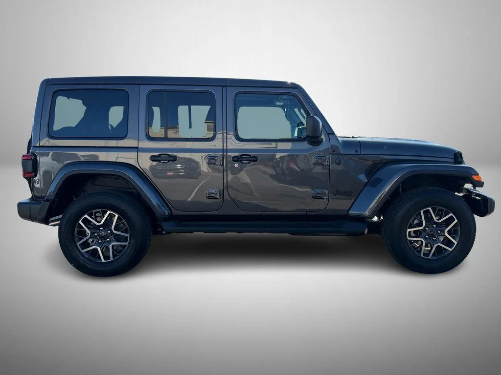 New 2026 Granite Crystal Metallic Clear-Coat Exterior Paint Jeep Sahara image 6