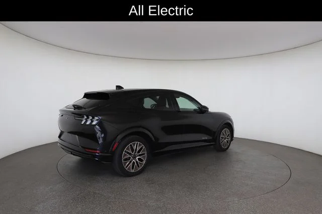 Used 2024 Black Ford Premium image 18