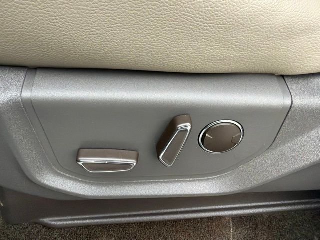 Used 2018 Blue Ford Limited image 13