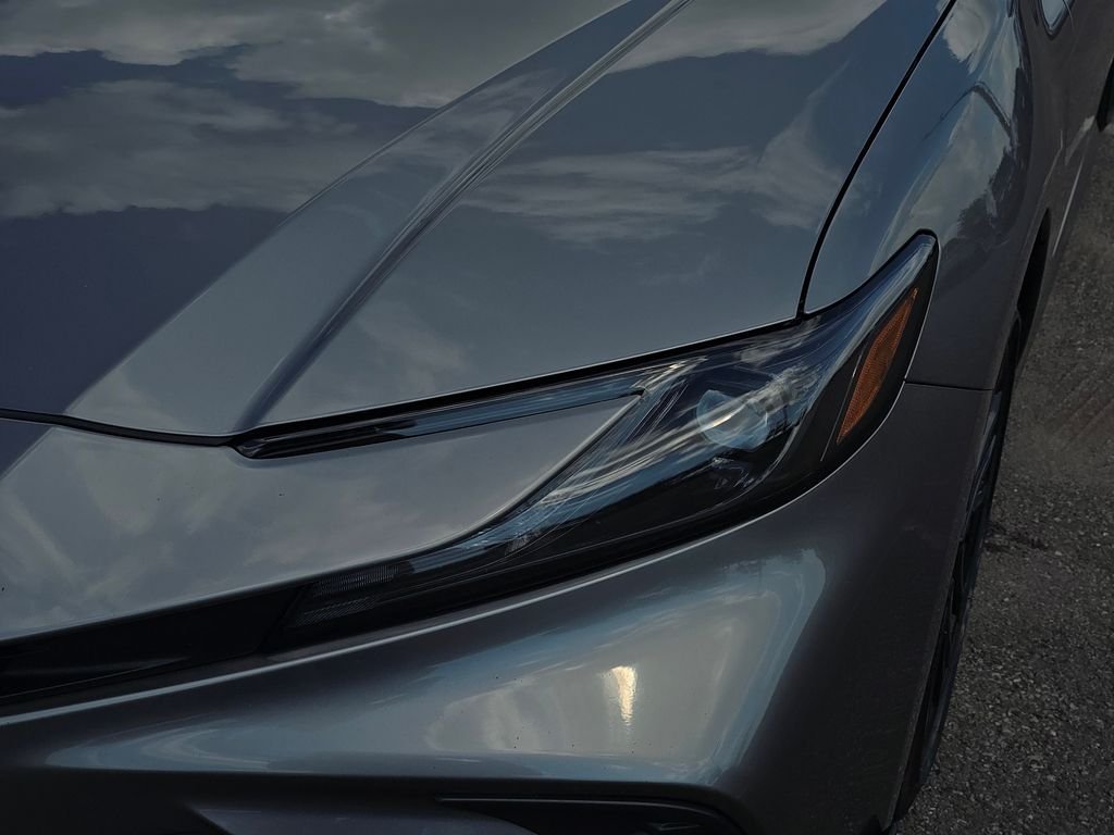 Used 2025  Toyota SE image 14