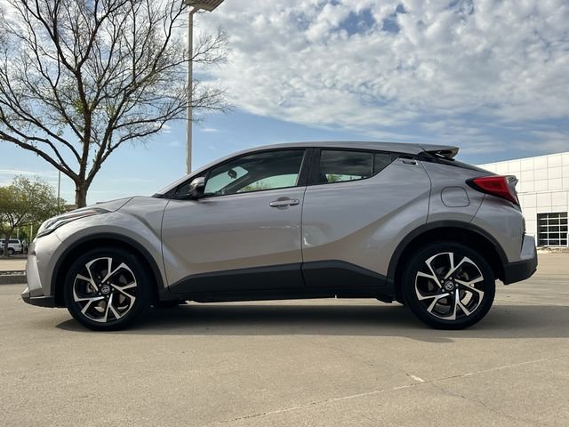 Used 2020 Silver Toyota XLE image 2