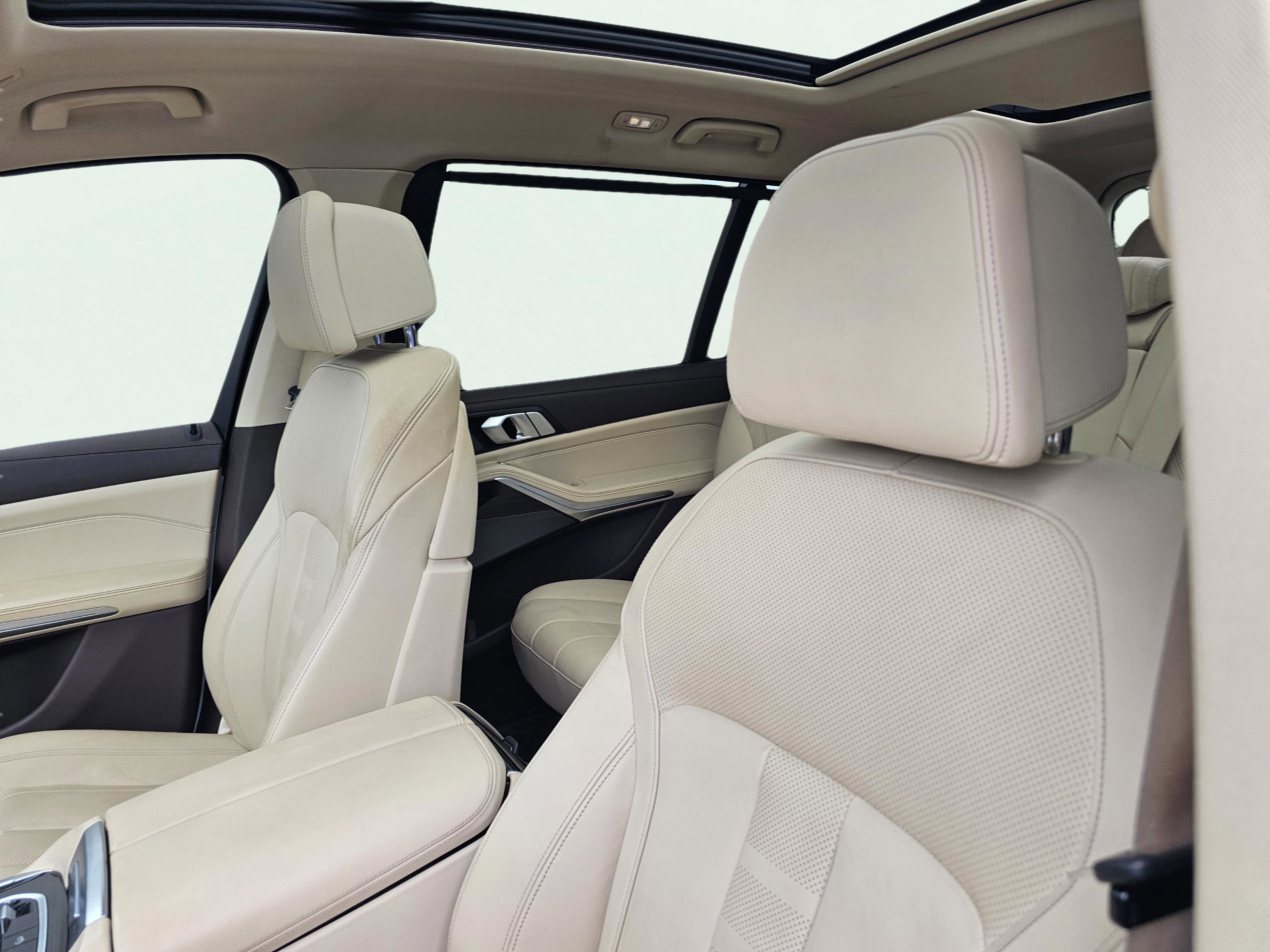 Used 2019 Alpine White BMW xDrive40i image 17