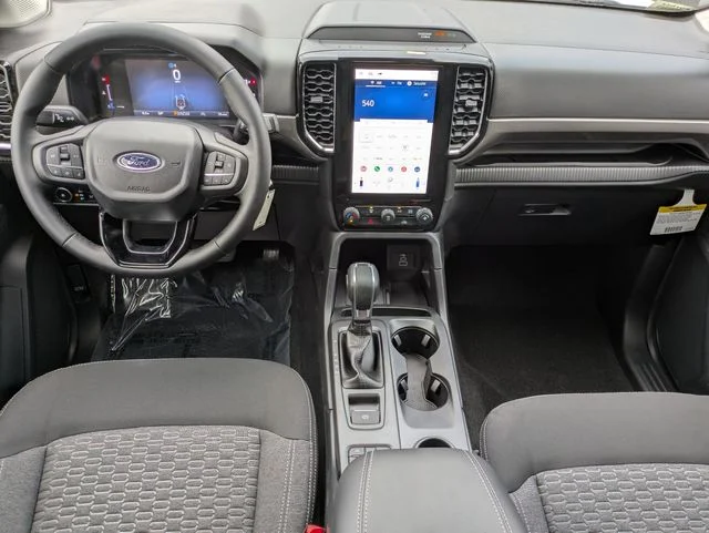 New 2026 Oxford White Ford XLT image 15