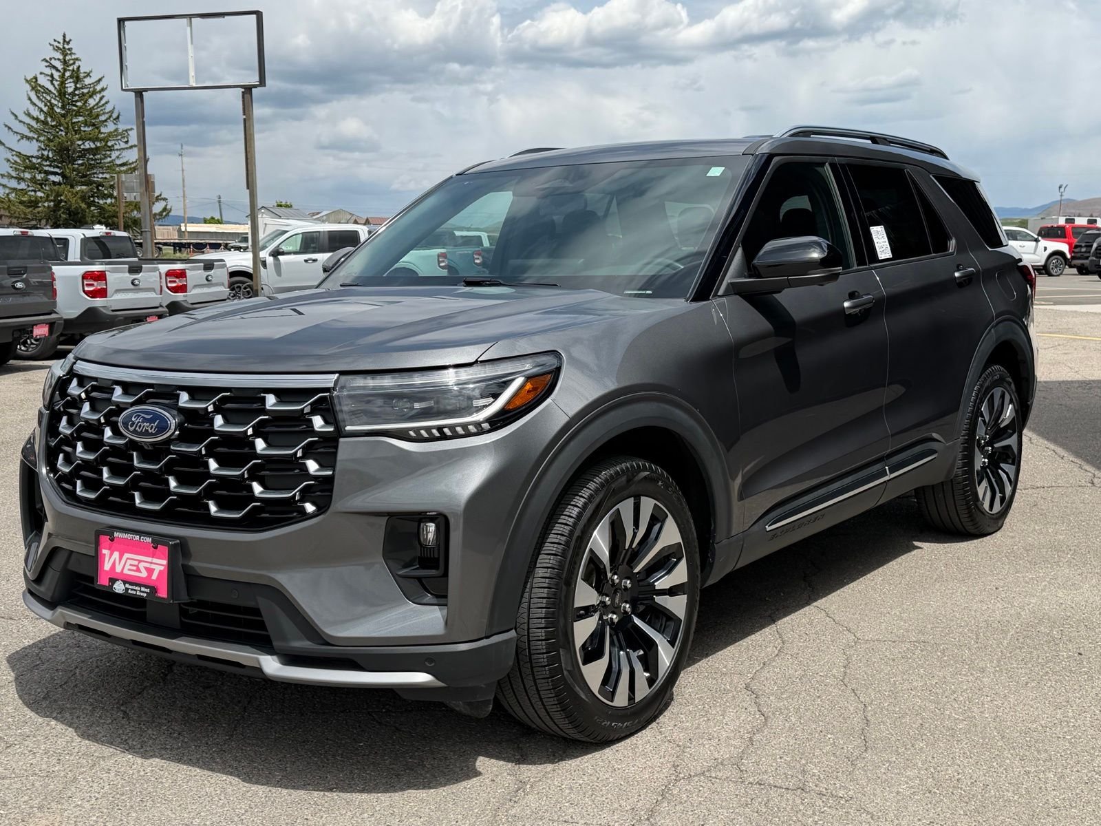 Used 2025 Gray Metallic Ford Platinum image 10