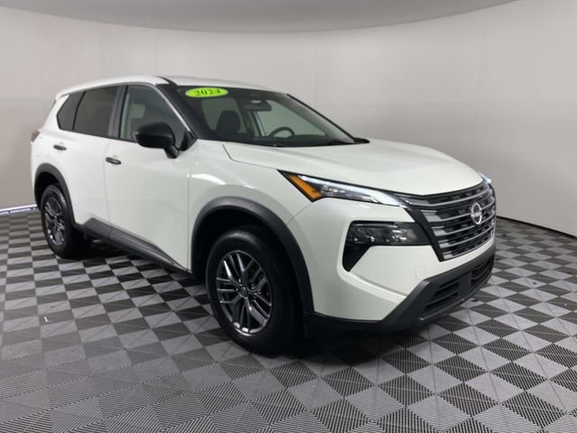 Used 2024 White Nissan S image 1