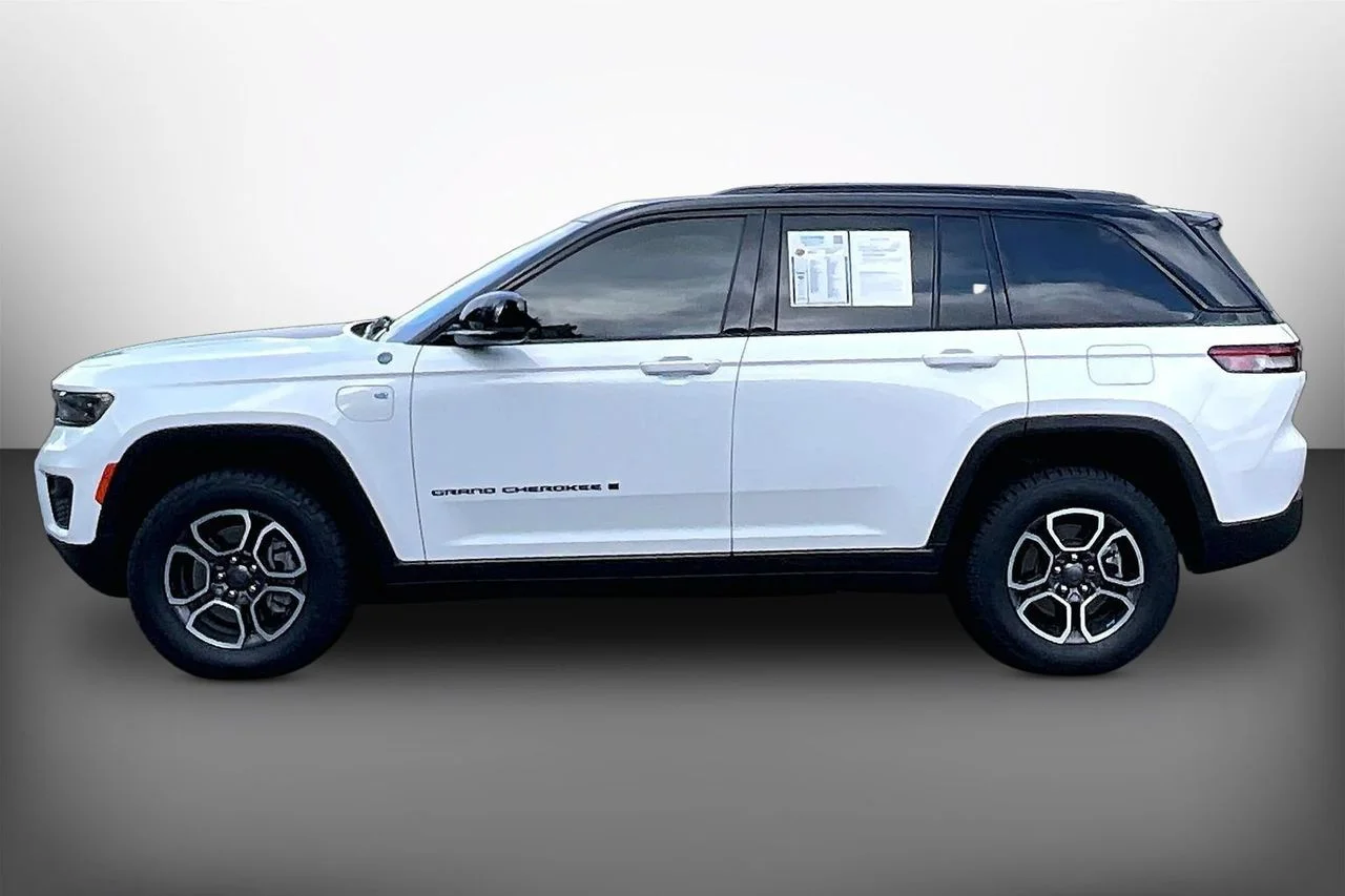 Used 2023 White Jeep Trailhawk 4xe image 5