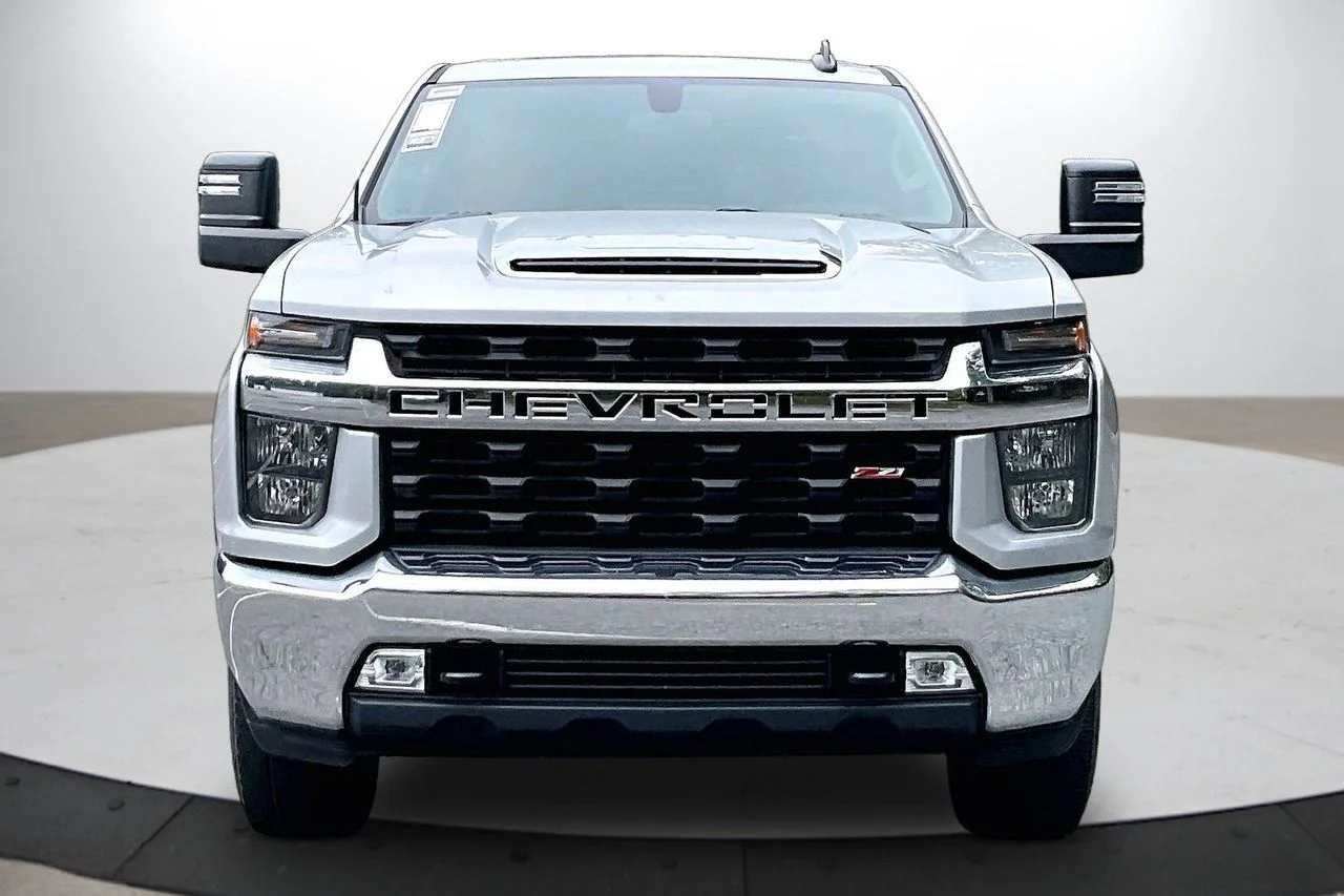 Used 2022 Silver Chevrolet LT image 3