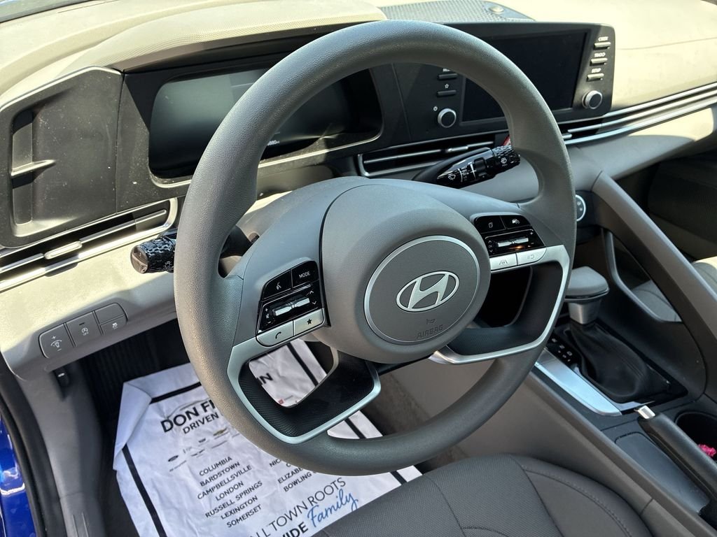 Used 2025 Blue Hyundai SE image 14