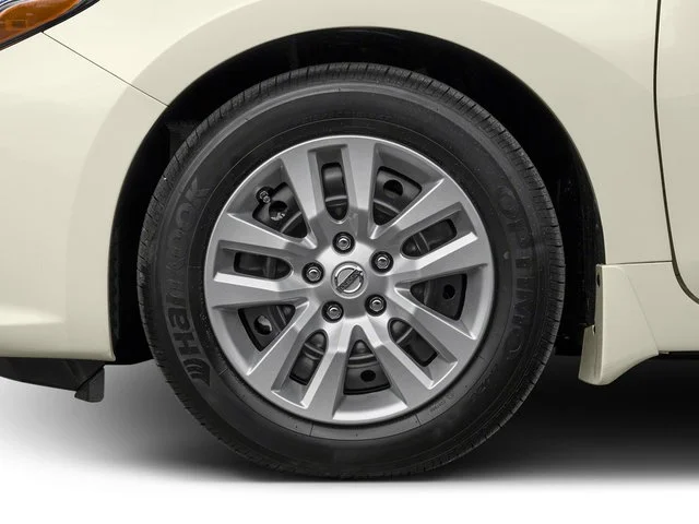 Used 2017 Pearl White Nissan 2.5 SV image 14